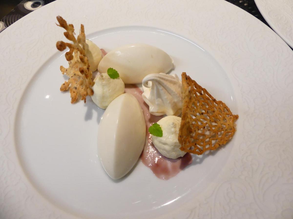 Le Chapeau Rouge Lusignan ภายนอก รูปภาพ